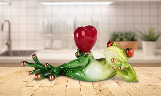6.5"W Tree Frog Red Heart